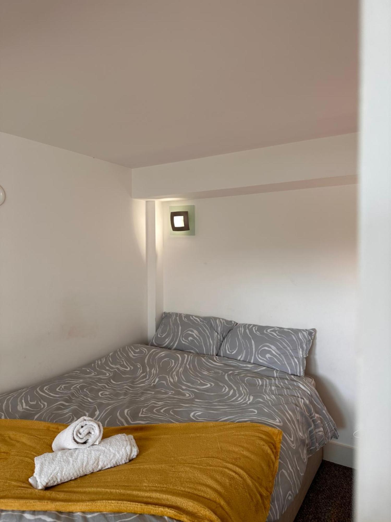 25 Percent Off Monthly 2bed Serviced Business & Family Guests Free Wifi & Netflix Sleeps 4! Appartamento Londra