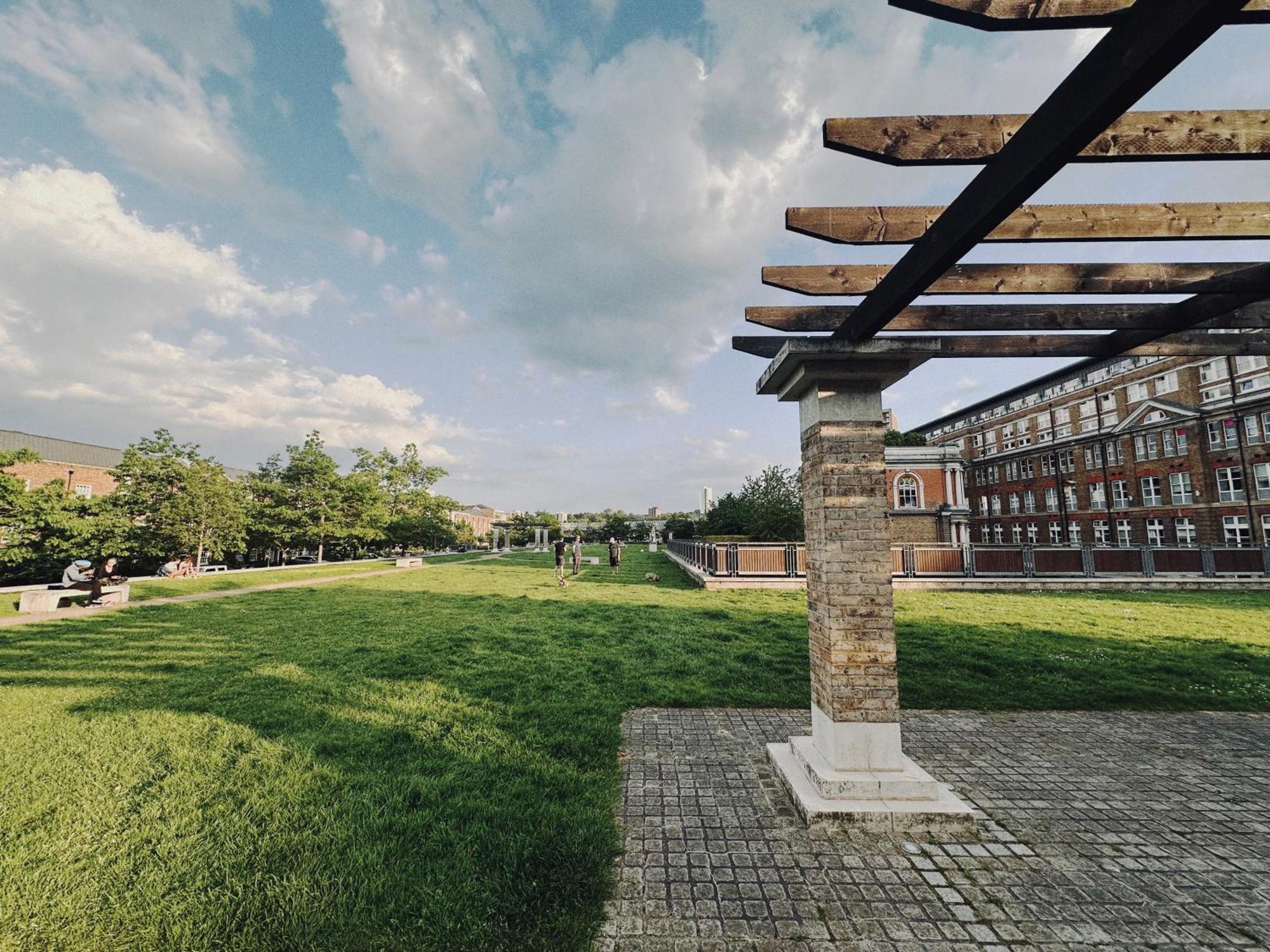 25 Percent Off Monthly 2bed Serviced Business & Family Guests Free Wifi & Netflix Sleeps 4! Appartamento *